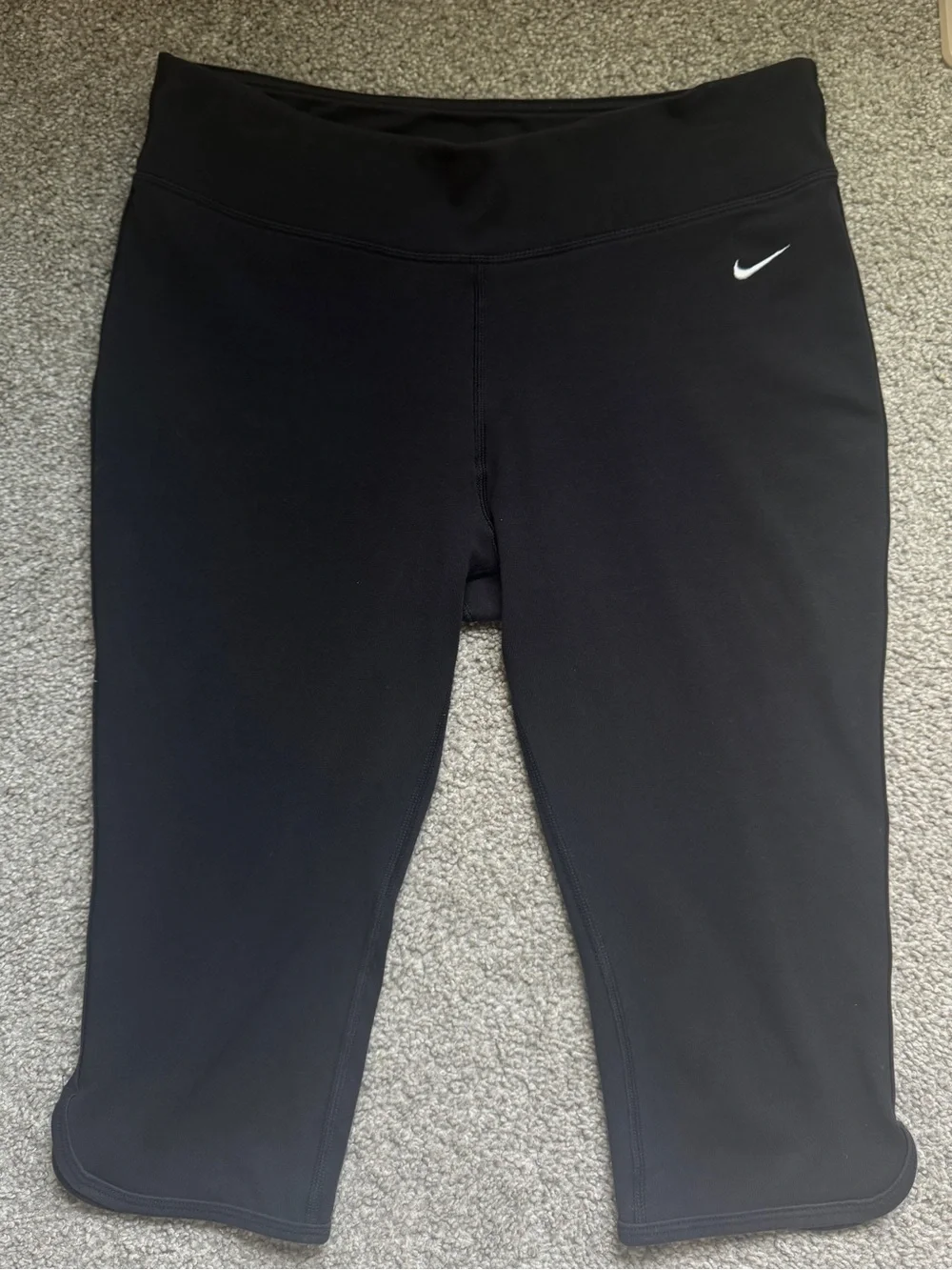 Nike Women’s Capri Leggings